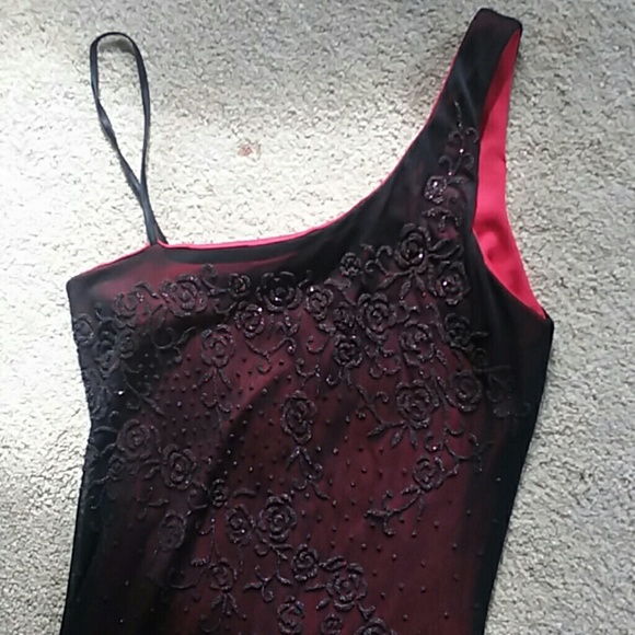 💋❤❤sale❤❤♦️Gorgeous♦️ red and black beaded dress - Picture 7 of 8